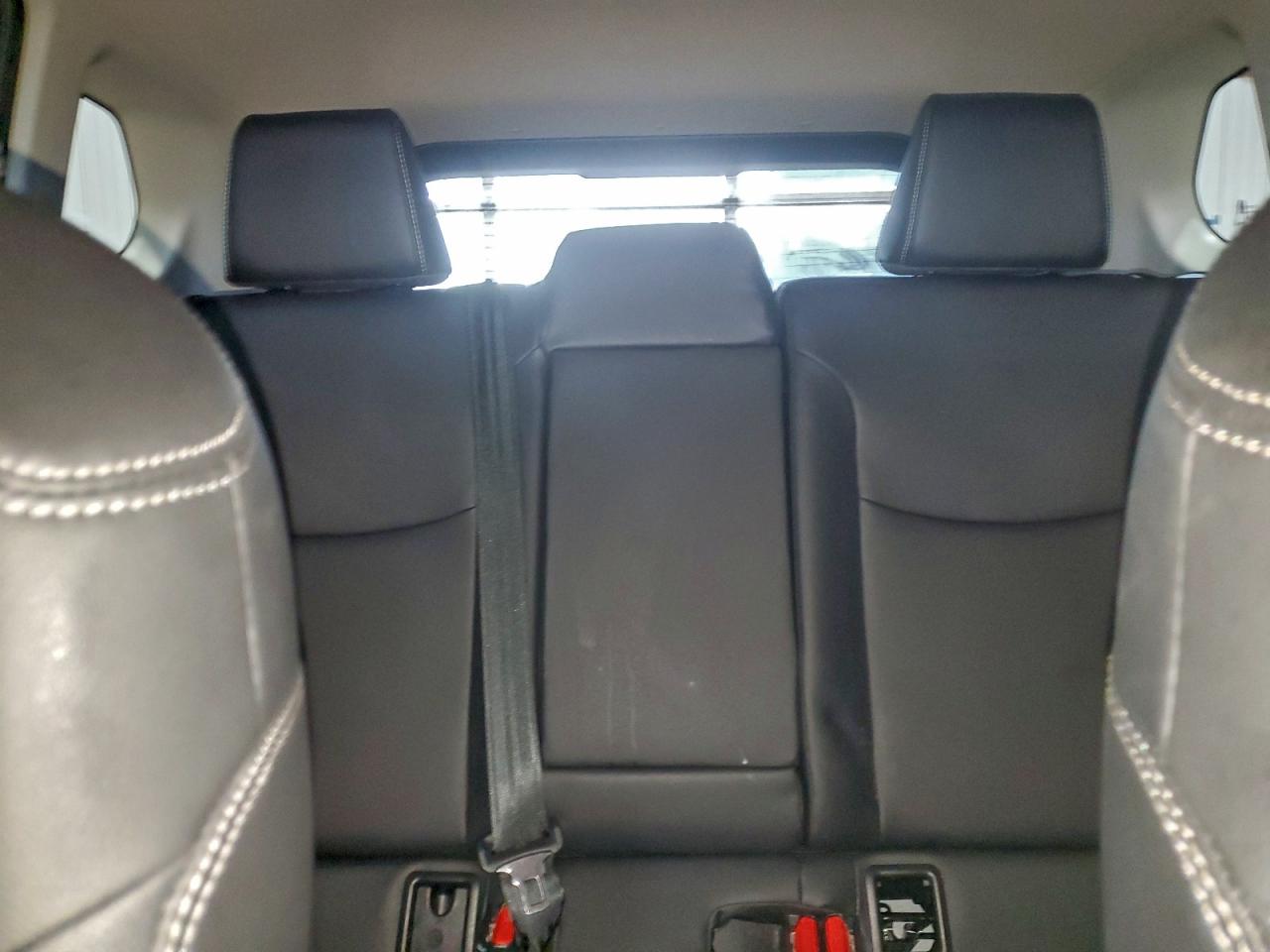 2024 TOYOTA COROLLA CROSS XLE photo 10