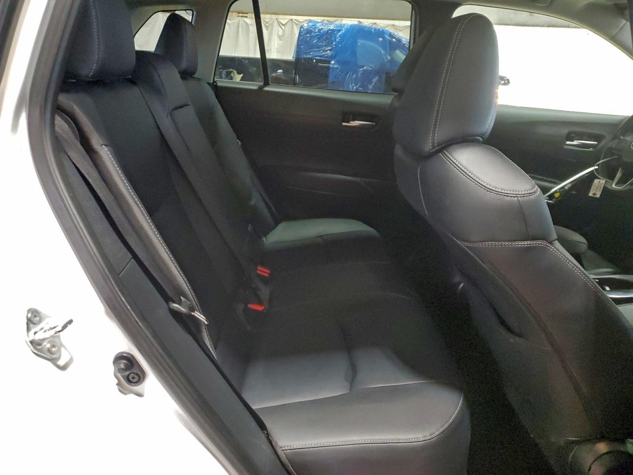 2024 TOYOTA COROLLA CROSS XLE photo 11