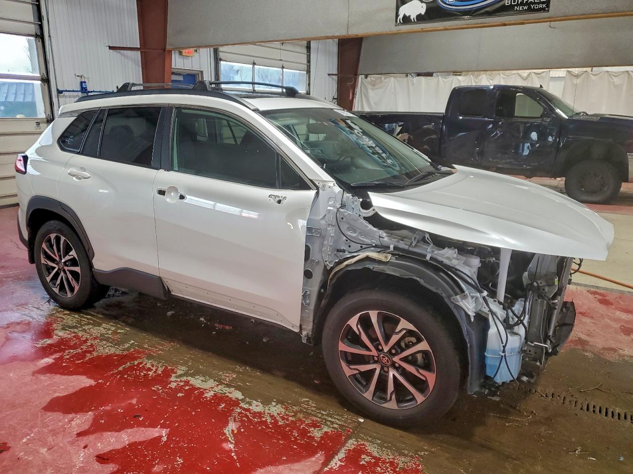 2024 TOYOTA COROLLA CROSS XLE photo 4
