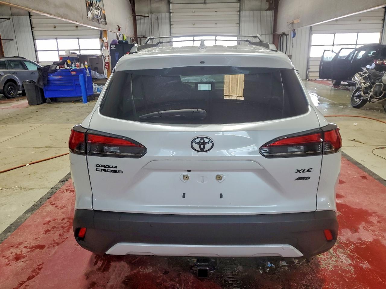 2024 TOYOTA COROLLA CROSS XLE photo 6