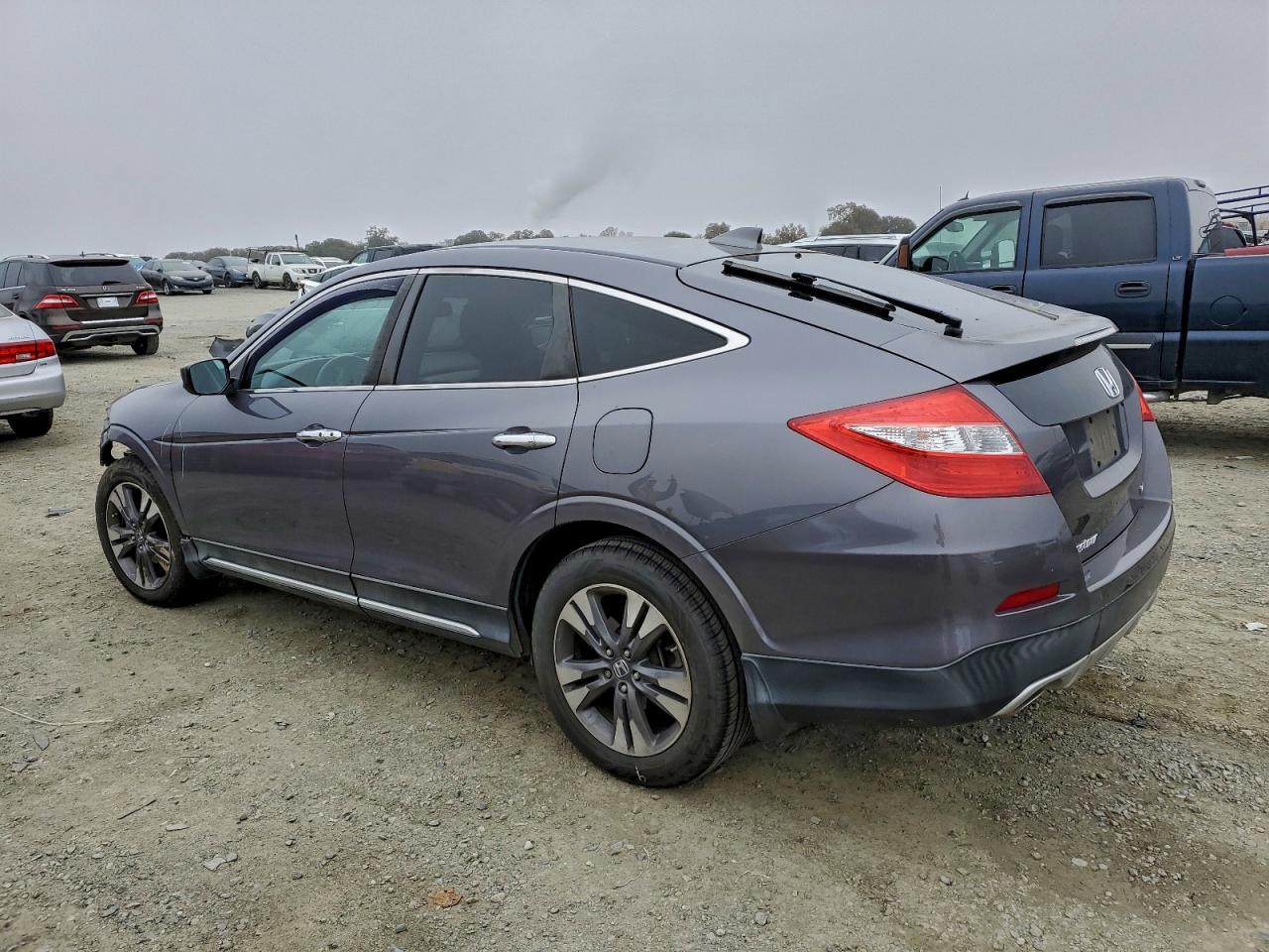 2015 HONDA CROSSTOUR EXL photo 2