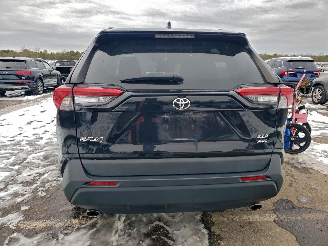 2021 TOYOTA RAV4 XLE PREMIUM photo 11