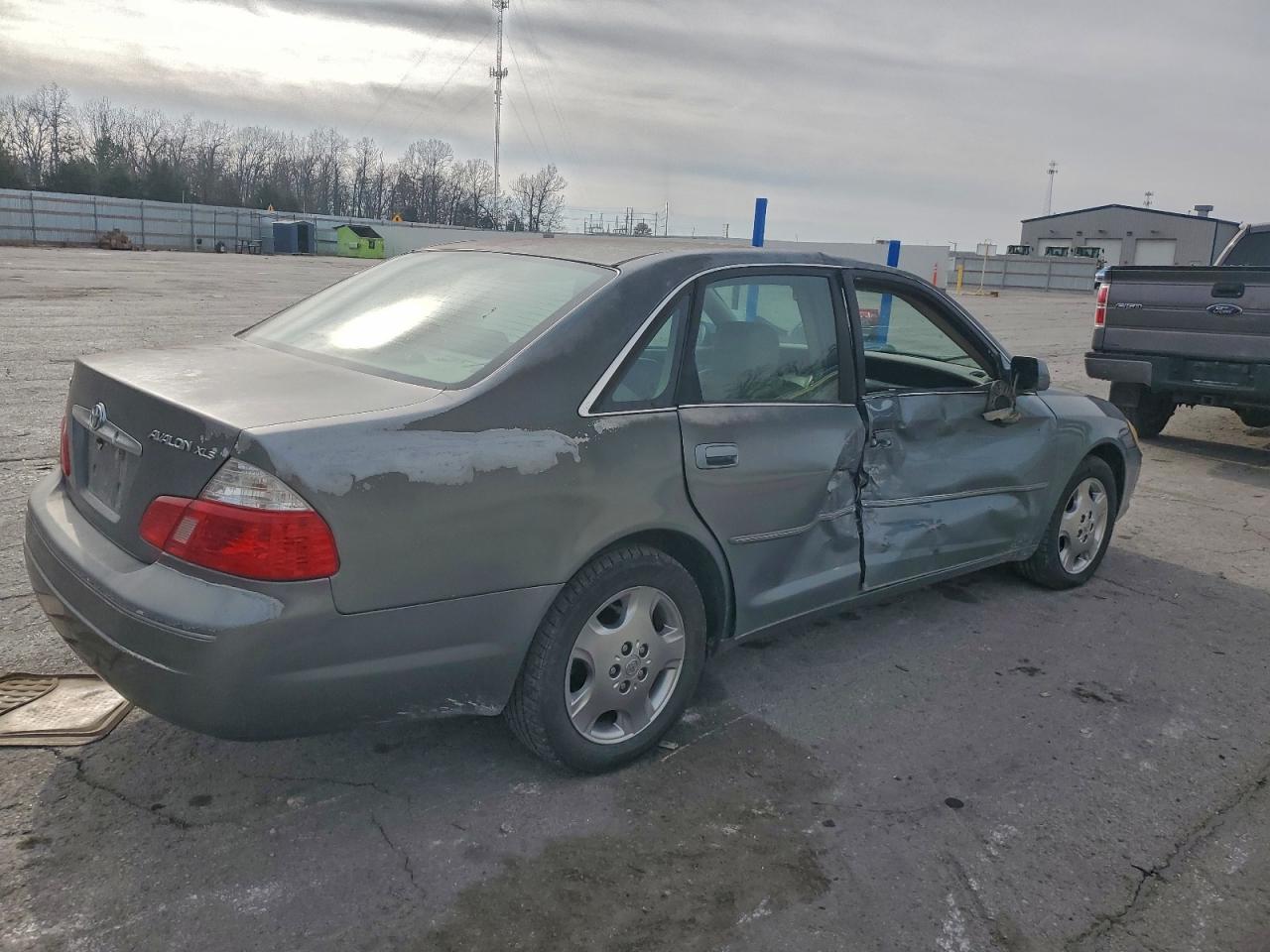 2004 TOYOTA AVALON XL photo 5