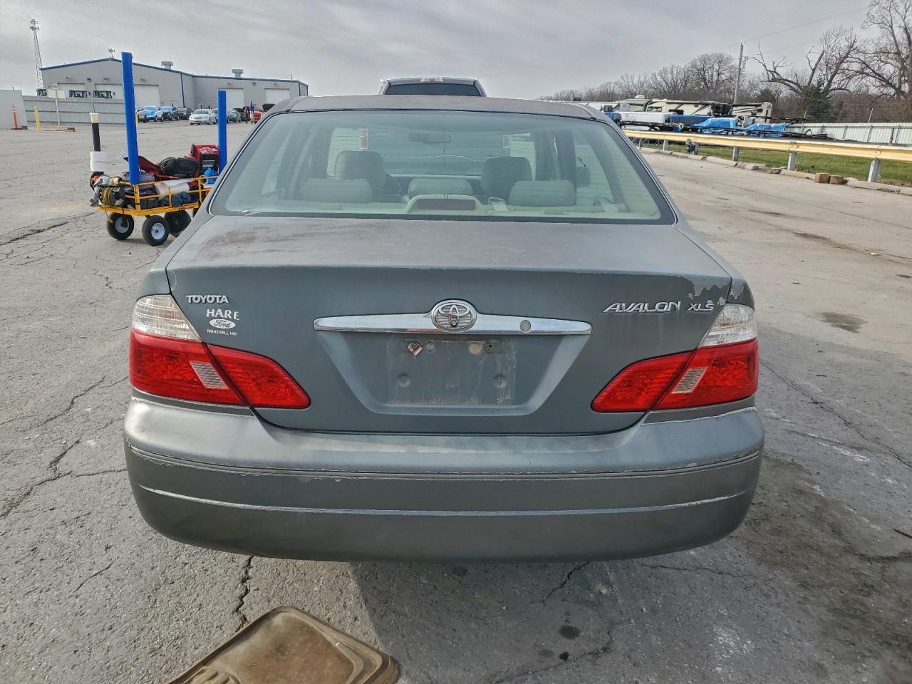 2004 TOYOTA AVALON XL photo 11