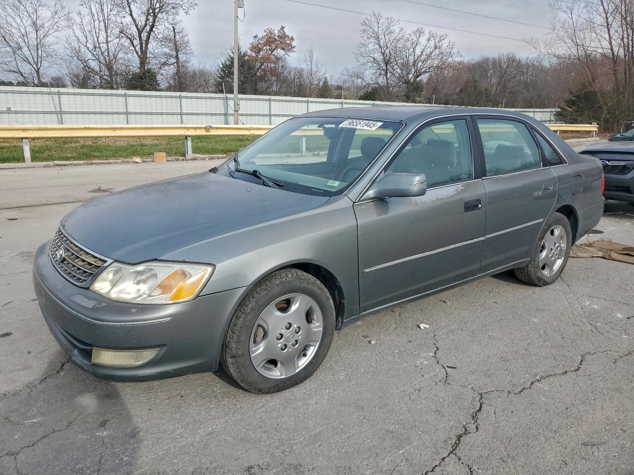 2004 TOYOTA AVALON