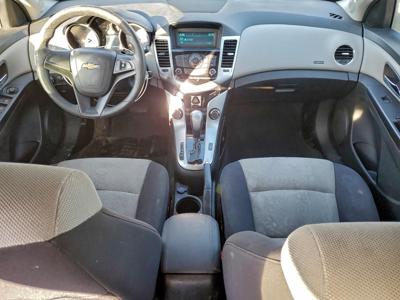 2015 CHEVROLET CRUZE LS photo 8