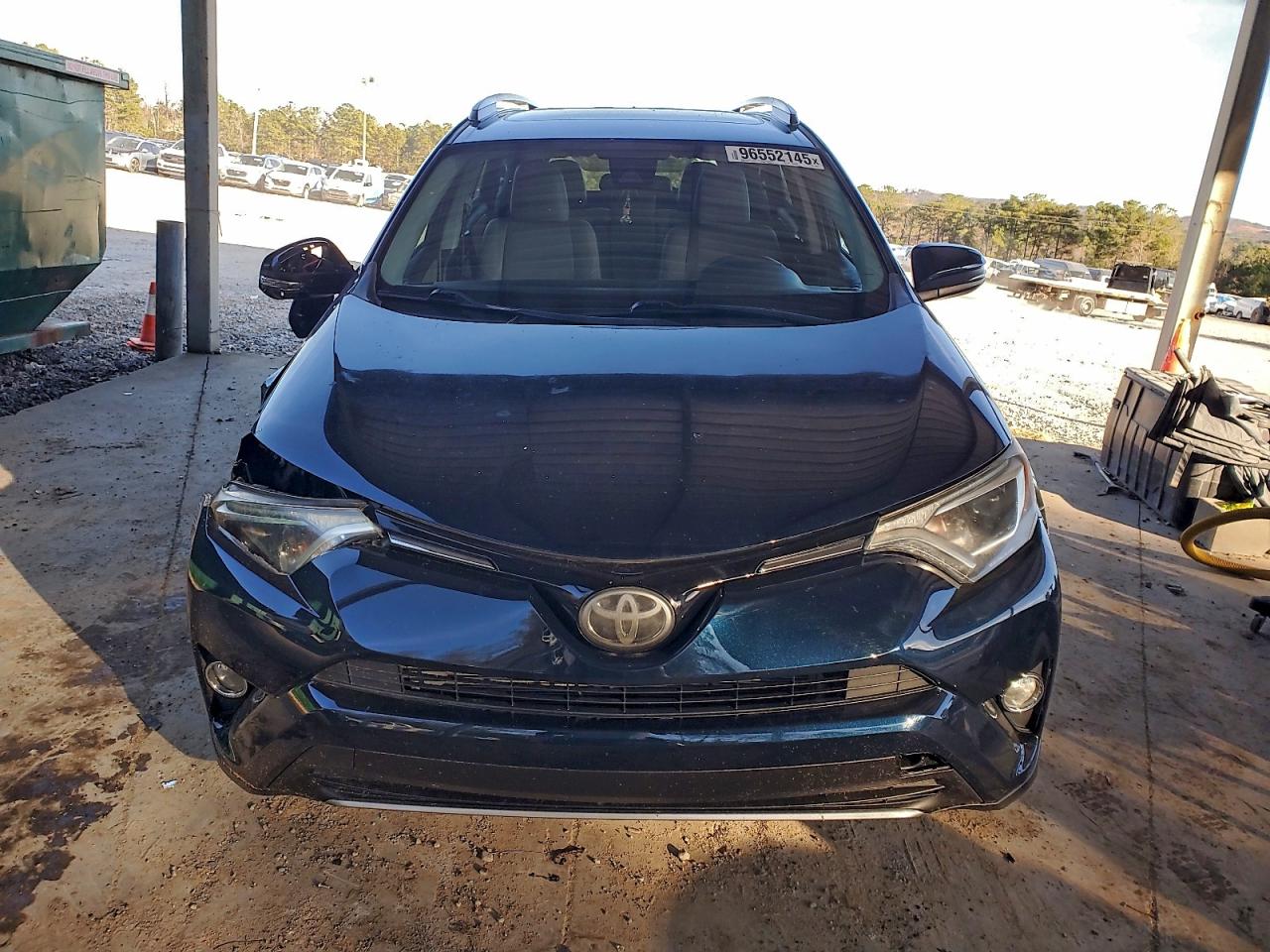 2017 TOYOTA RAV4 XLE photo 9