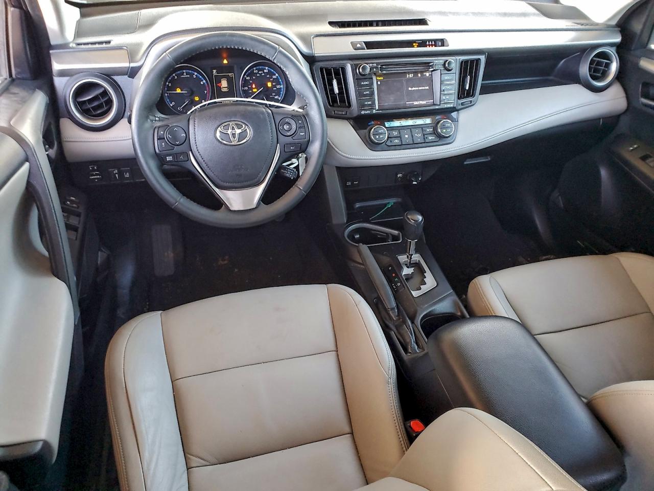 2017 TOYOTA RAV4 XLE photo 15