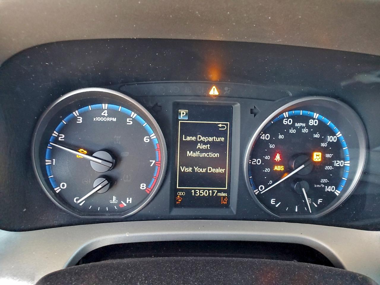 2017 TOYOTA RAV4 XLE photo 17