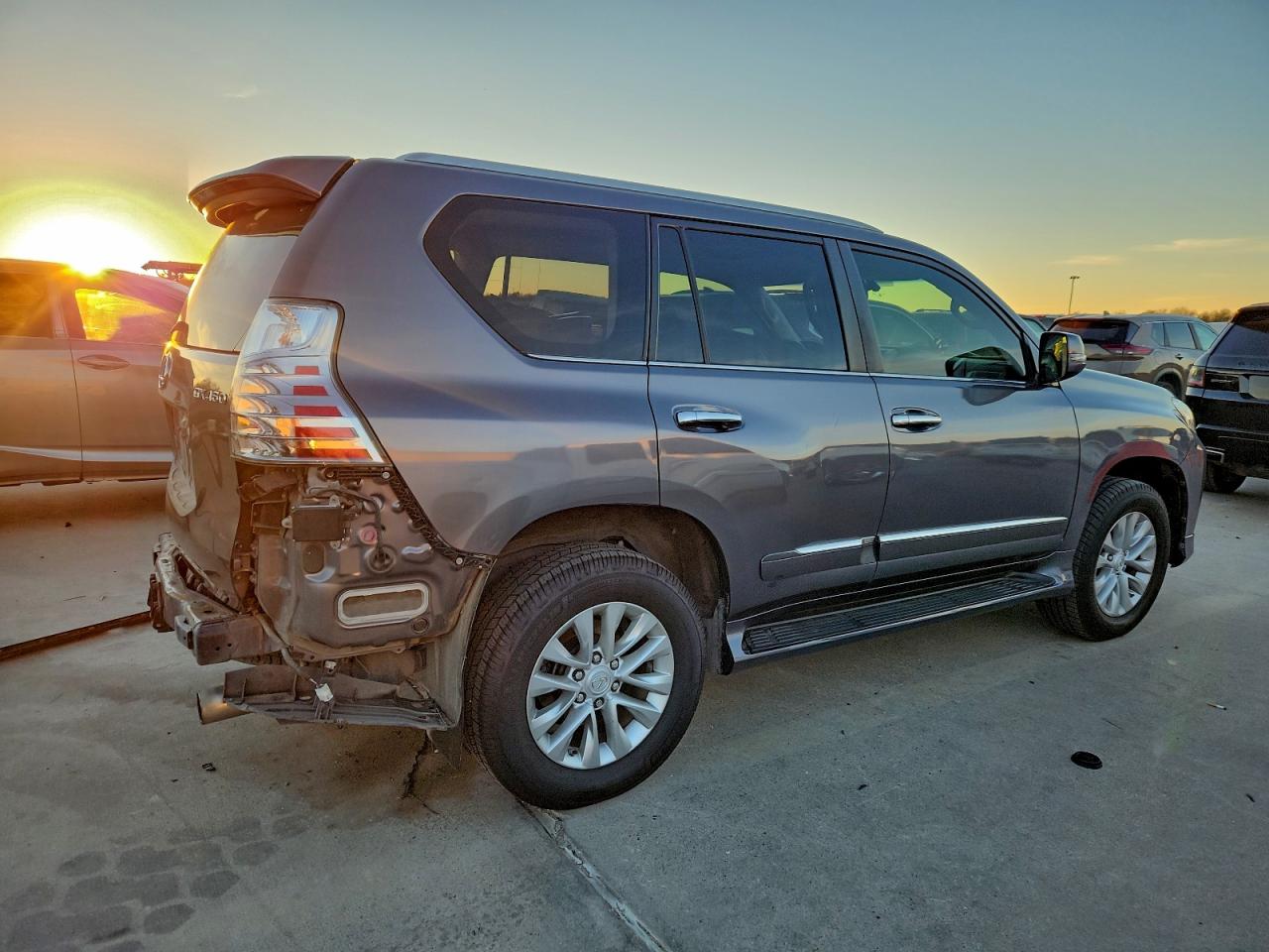 2015 LEXUS GX 460 photo 3