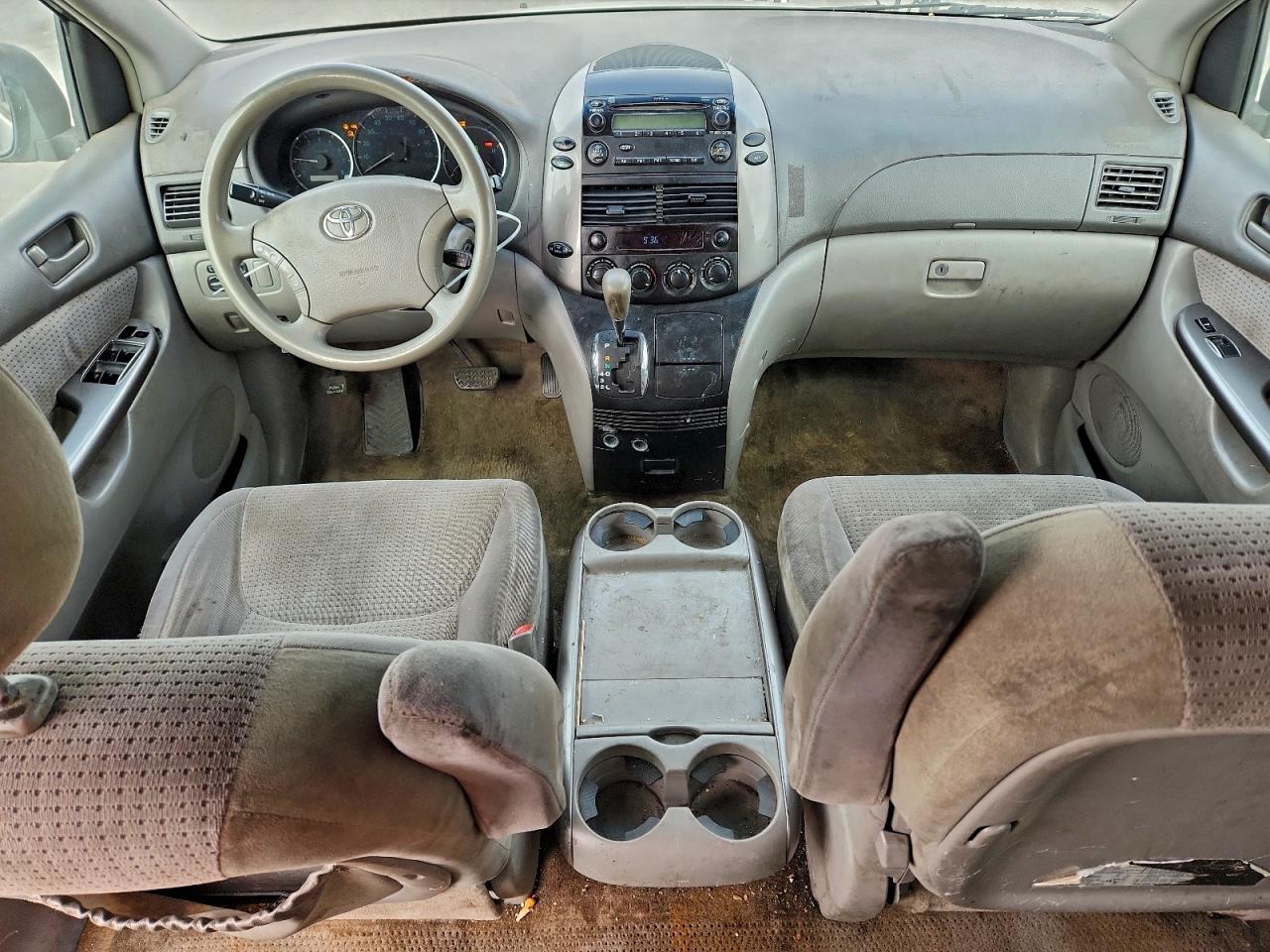2006 TOYOTA SIENNA CE photo 8