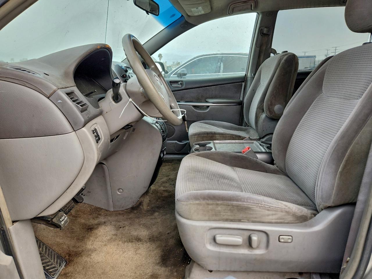 2006 TOYOTA SIENNA CE photo 7