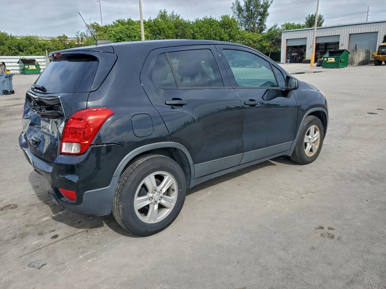 2019 CHEVROLET TRAX LS photo 3