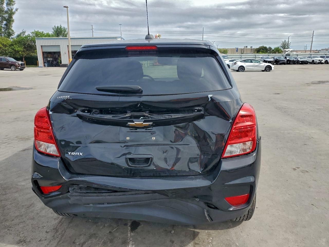 2019 CHEVROLET TRAX LS photo 6