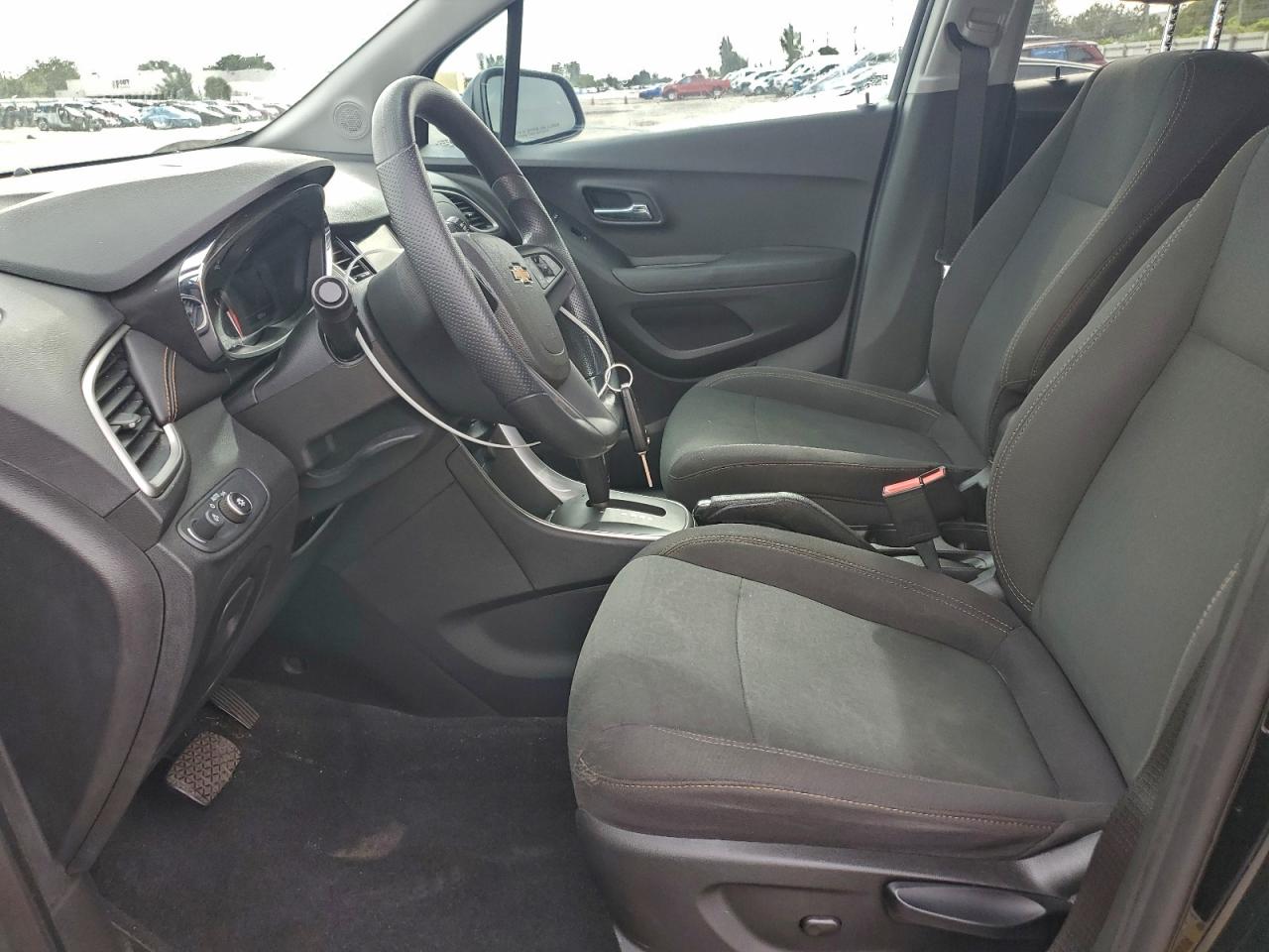 2019 CHEVROLET TRAX LS photo 7