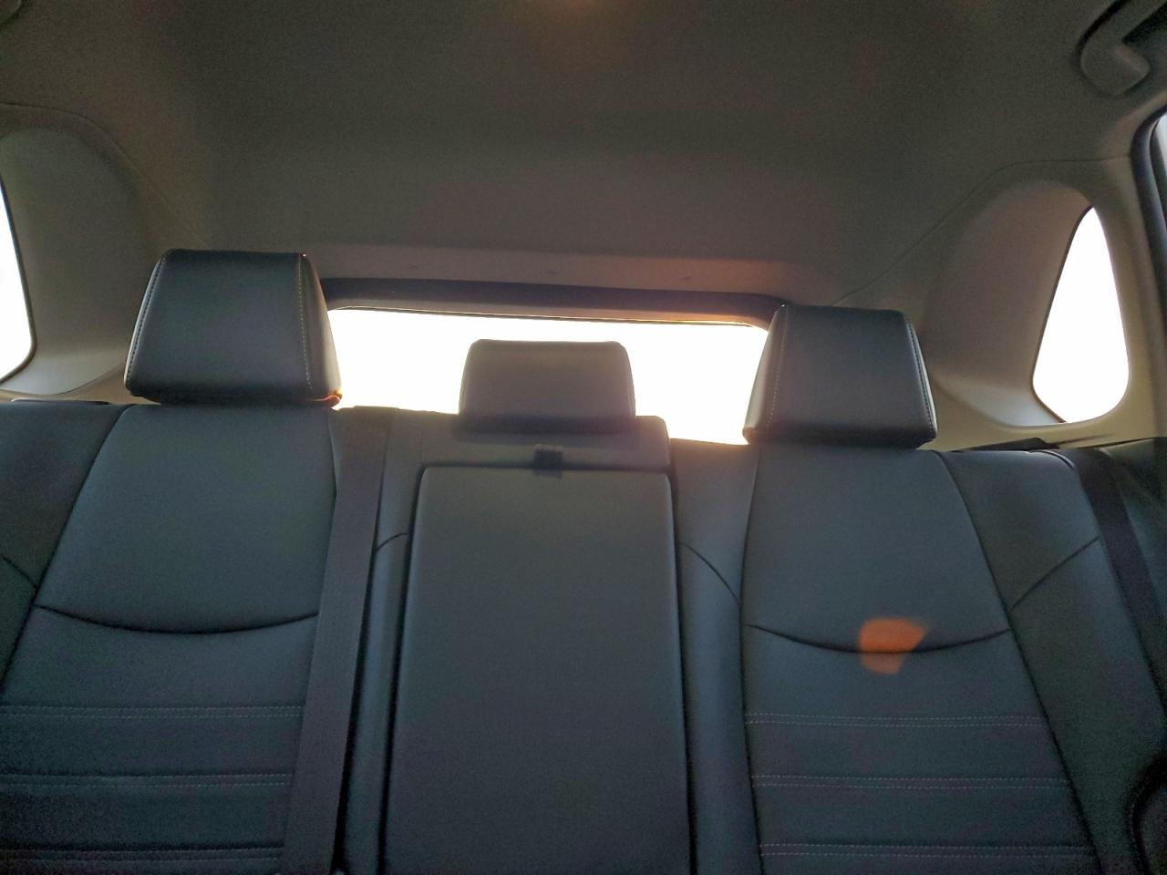 2022 TOYOTA RAV4 XLE PREMIUM photo 10