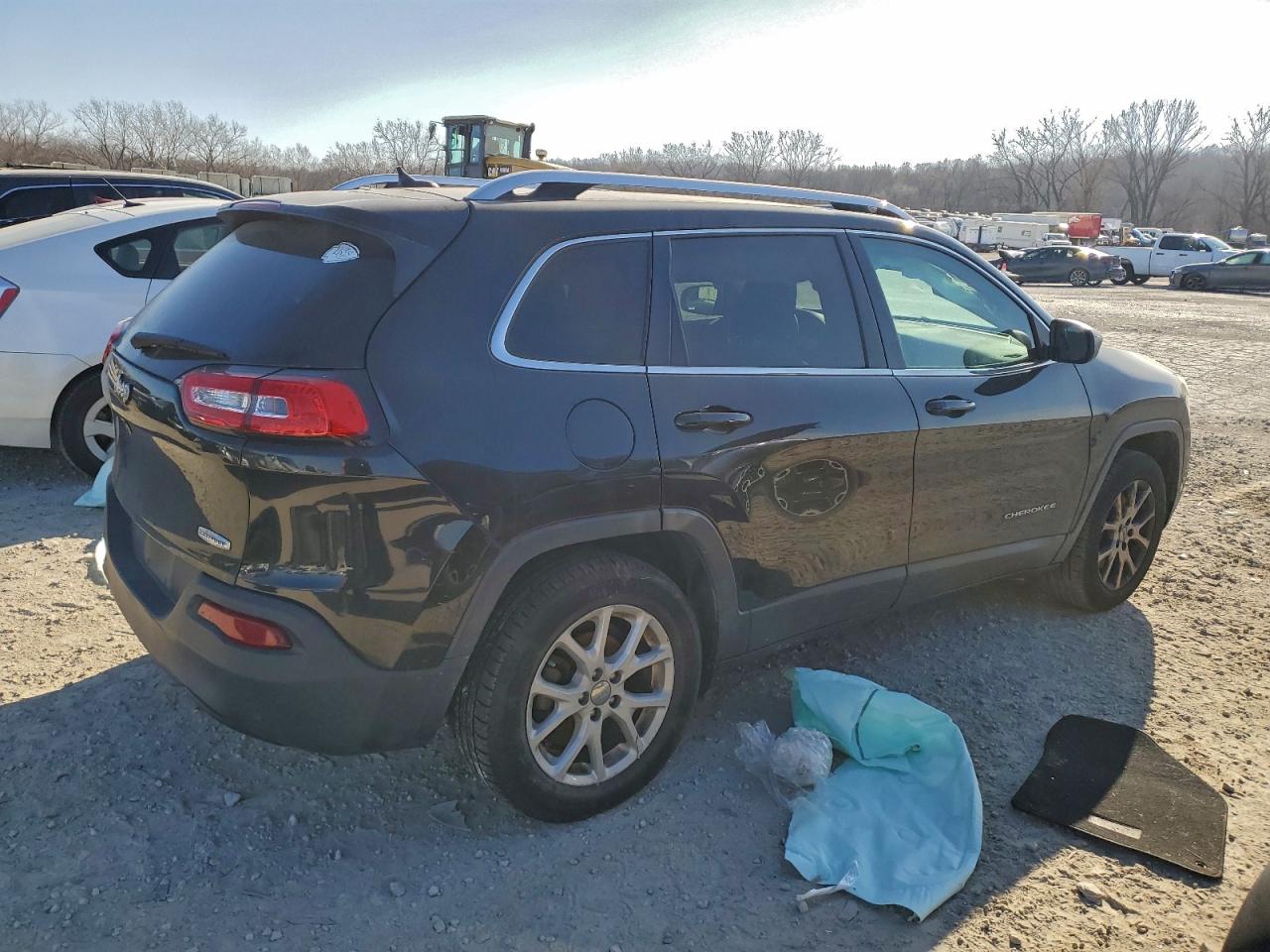 2015 JEEP CHEROKEE LATITUDE photo 3