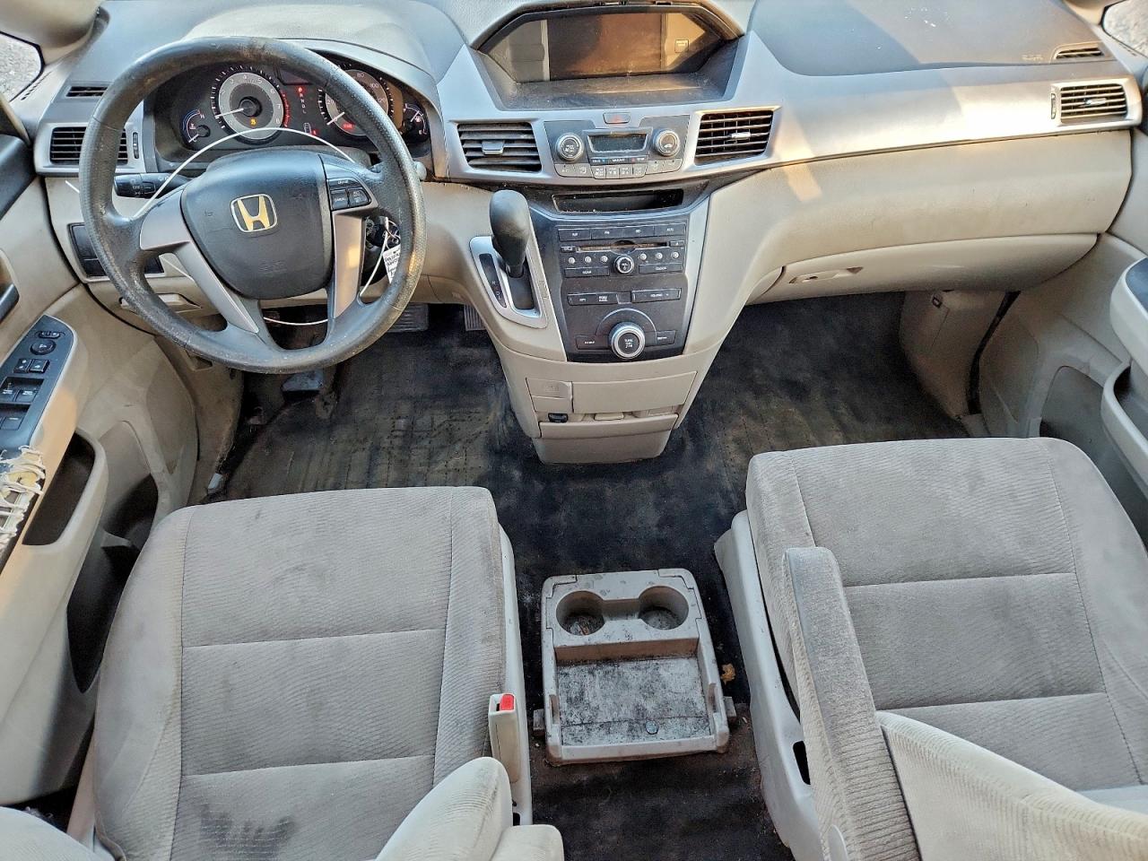2012 HONDA ODYSSEY LX photo 8