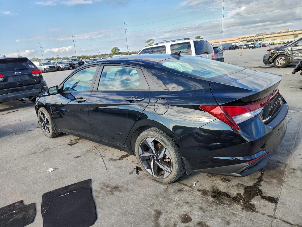 2023 HYUNDAI ELANTRA SEL photo 2