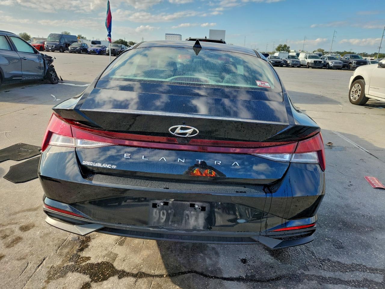 2023 HYUNDAI ELANTRA SEL photo 6