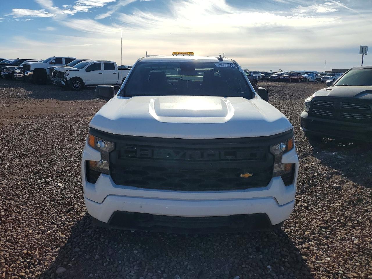 2024 CHEVROLET SILVERADO C1500 CUSTOM photo 5