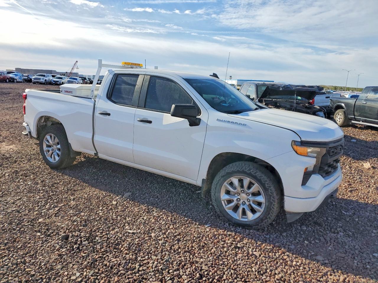 2024 CHEVROLET SILVERADO C1500 CUSTOM photo 4
