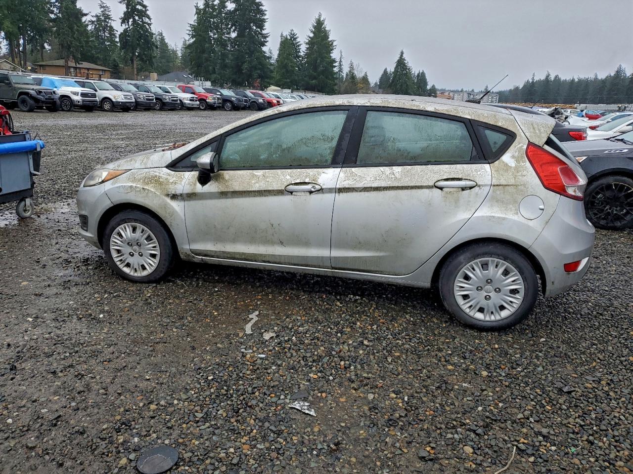 2016 FORD FIESTA S photo 2