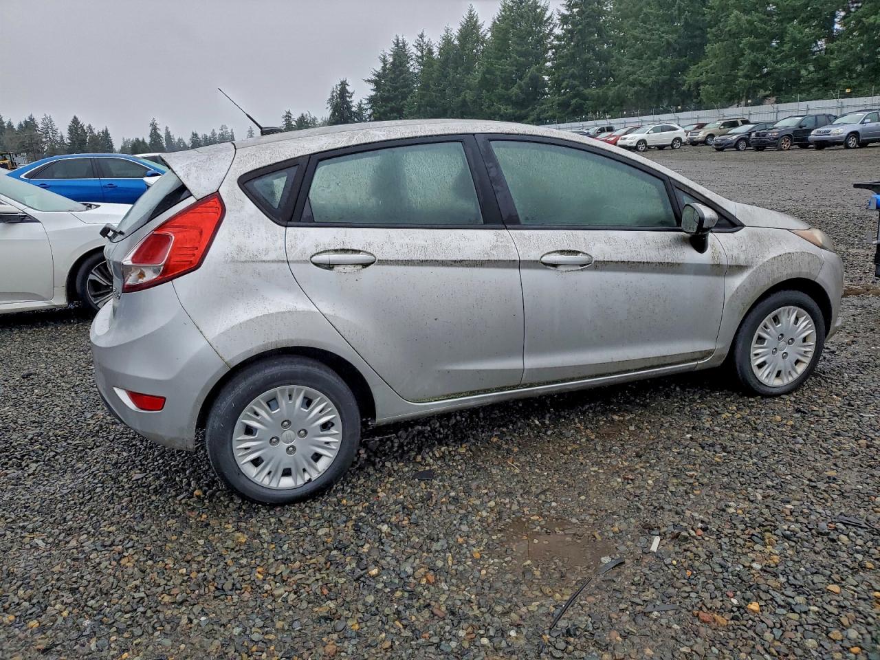 2016 FORD FIESTA S photo 3