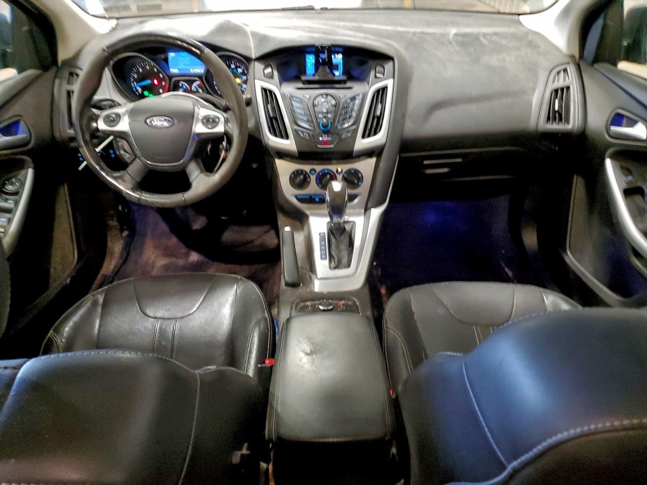 2014 FORD FOCUS SE photo 8