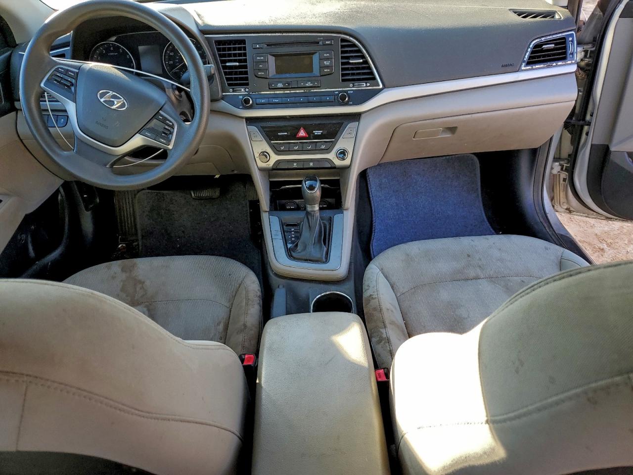 2017 HYUNDAI ELANTRA SE photo 8