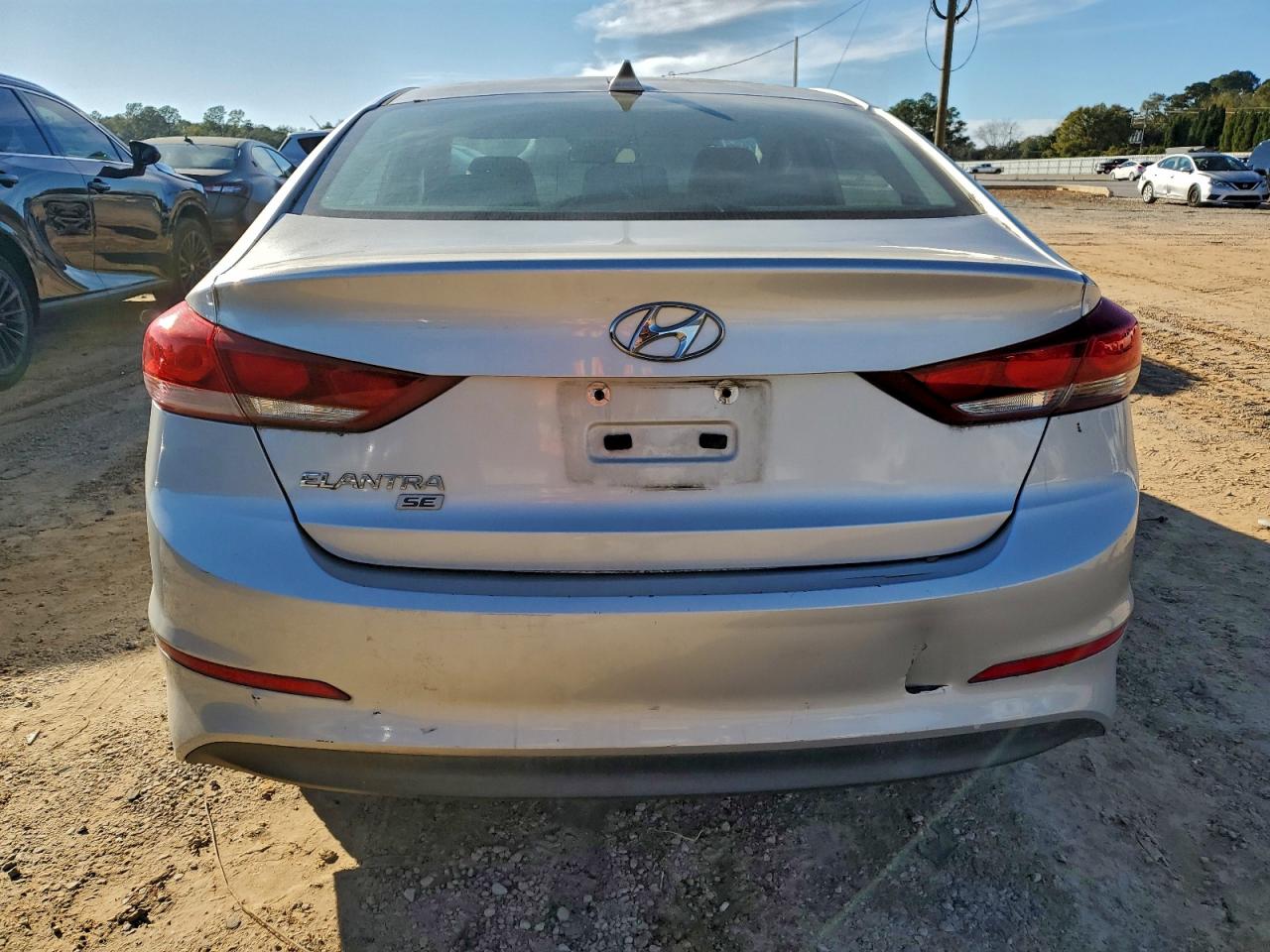 2017 HYUNDAI ELANTRA SE photo 6
