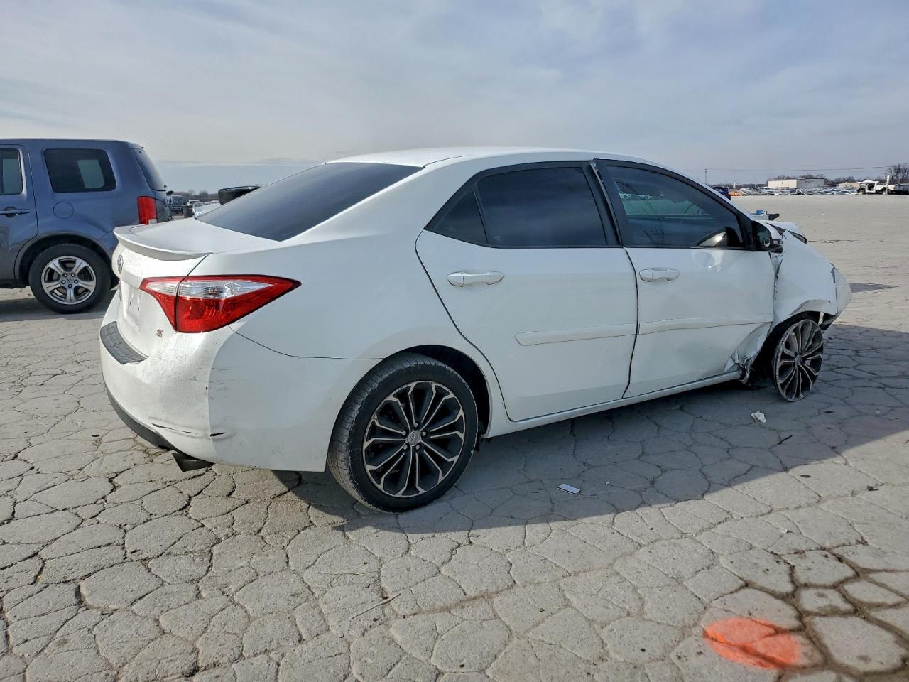 2014 TOYOTA COROLLA L photo 3