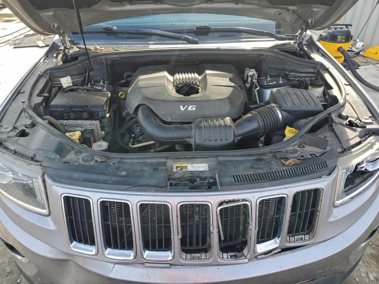 2014 JEEP GRAND CHEROKEE LAREDO photo 12