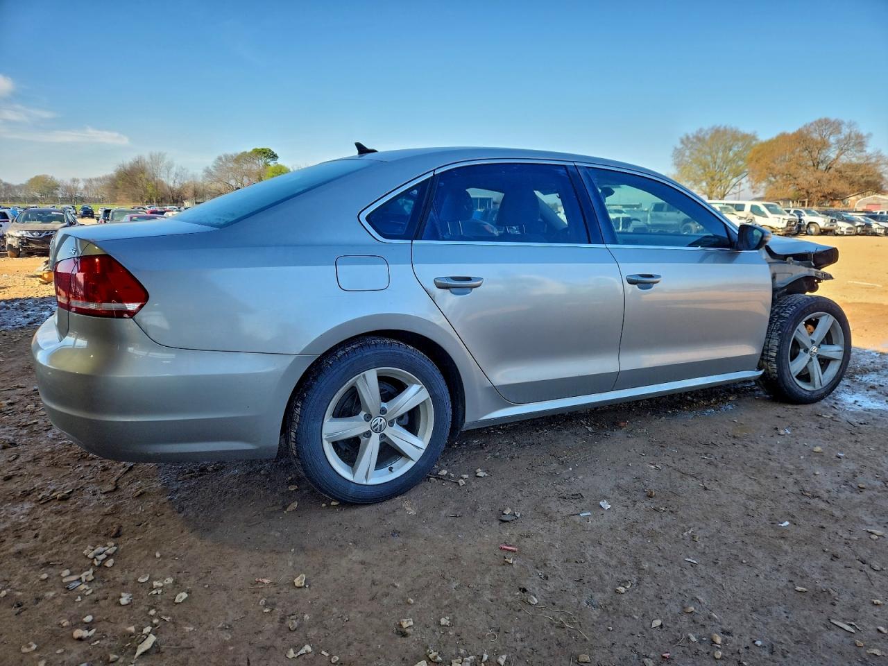 2012 VOLKSWAGEN PASSAT SE photo 5