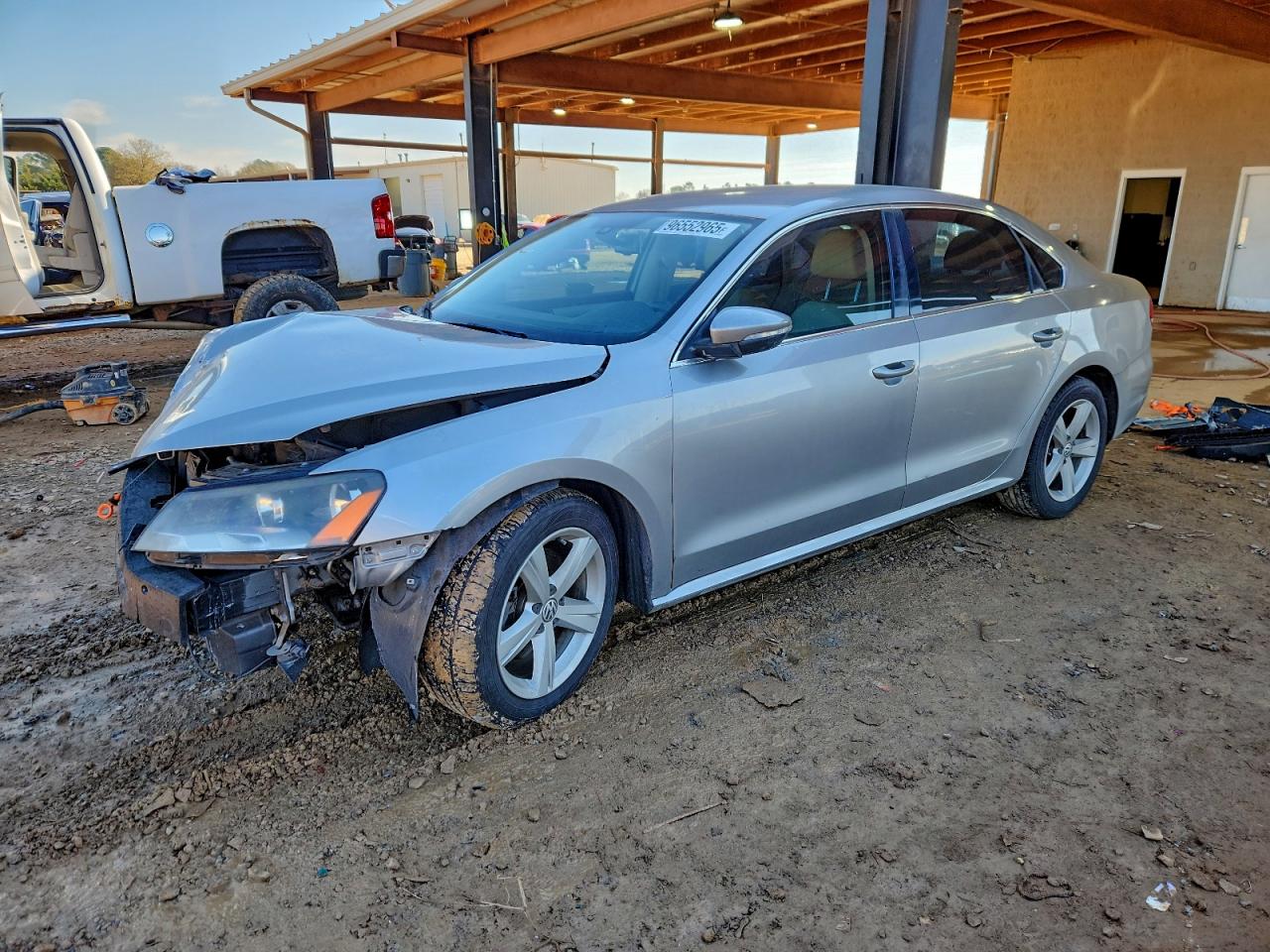 2012 VOLKSWAGEN PASSAT