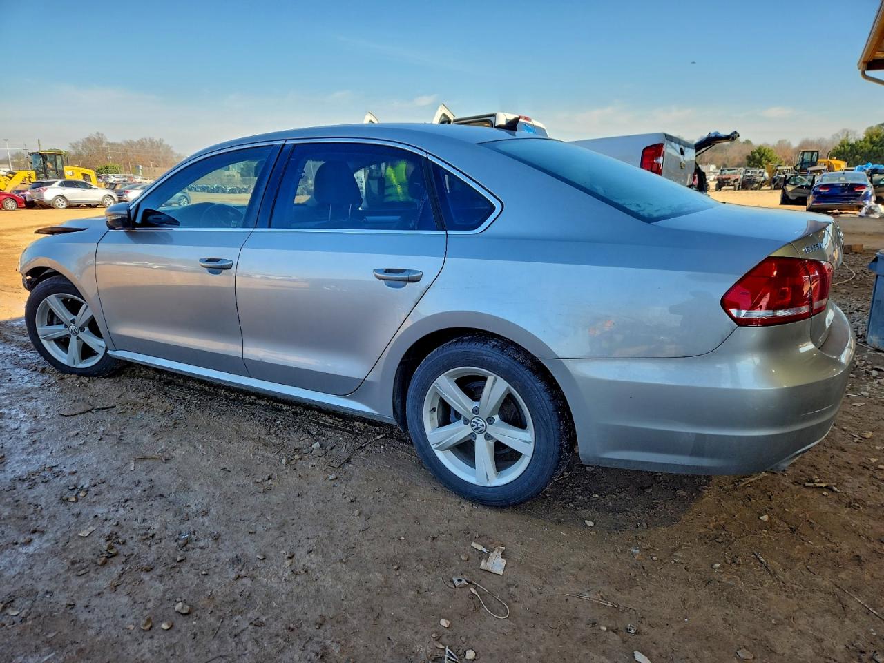 2012 VOLKSWAGEN PASSAT SE photo 3