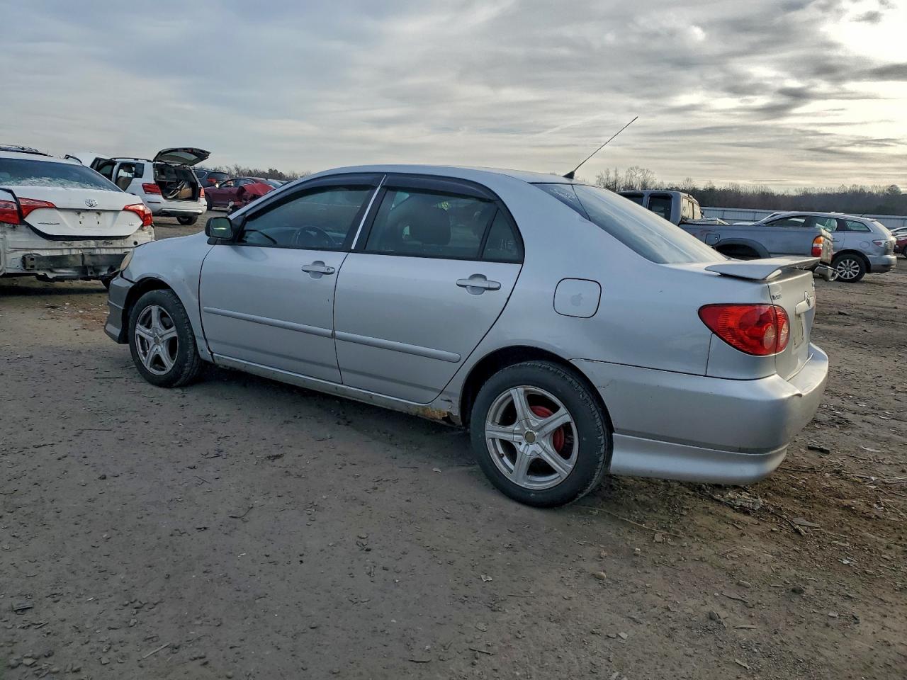 2005 TOYOTA COROLLA CE photo 2