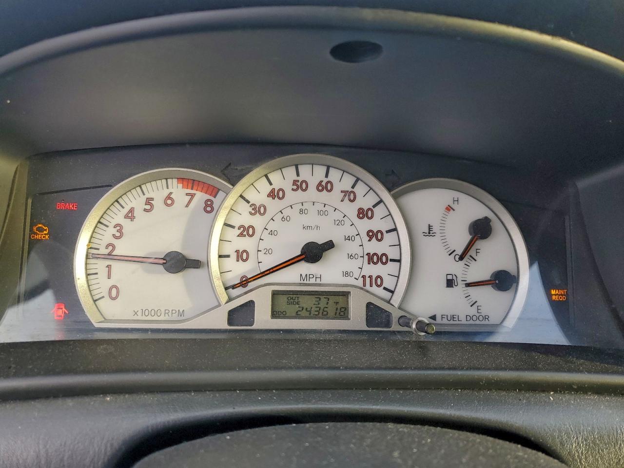 2005 TOYOTA COROLLA CE photo 9