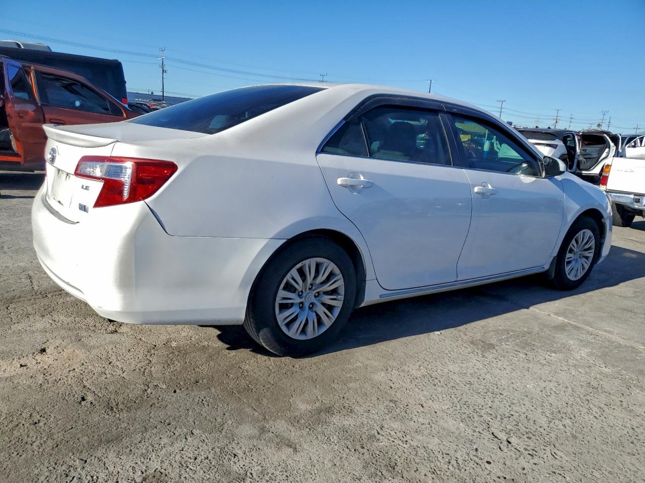 2013 TOYOTA CAMRY HYBRID photo 3
