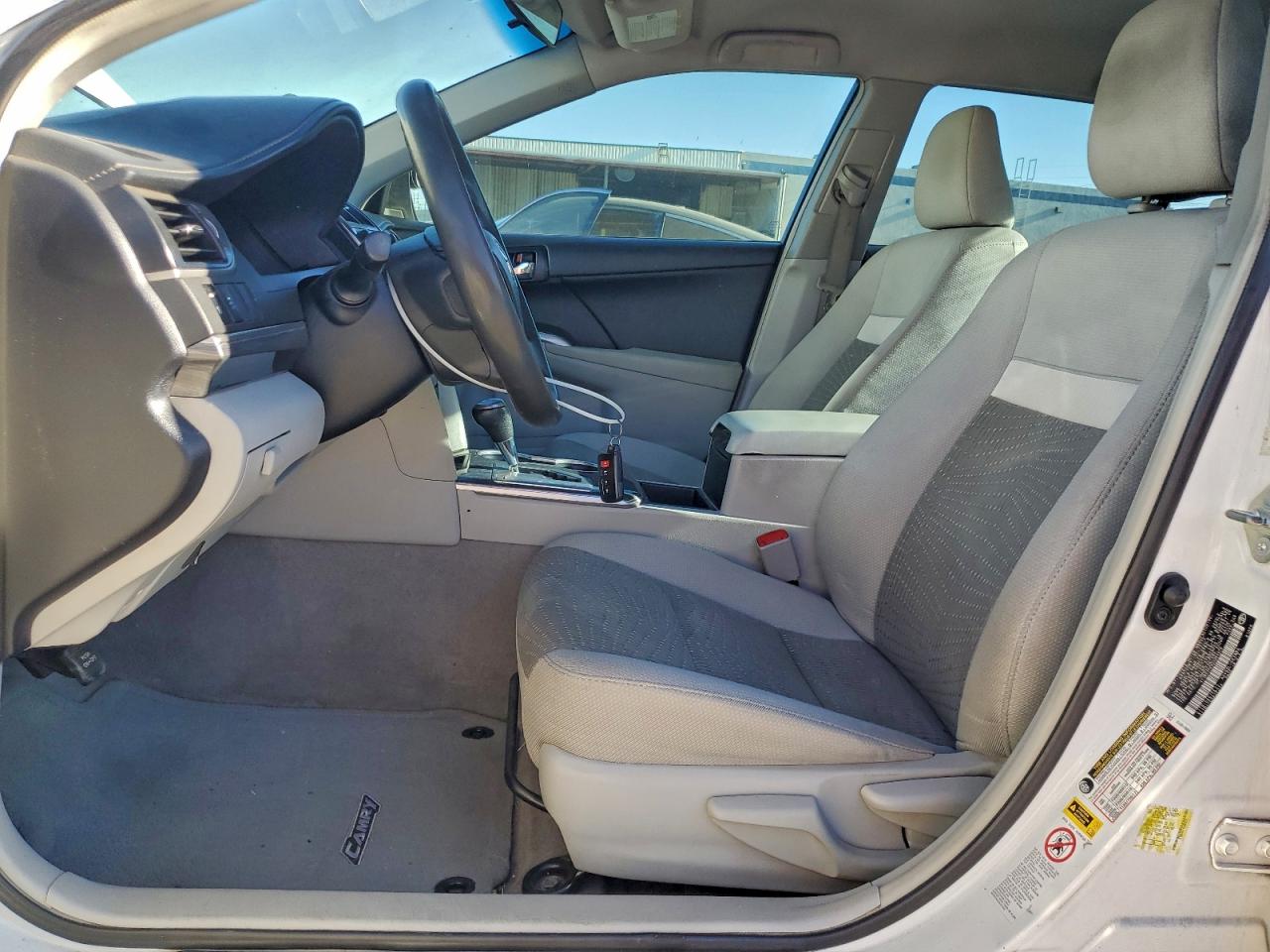 2013 TOYOTA CAMRY HYBRID photo 7