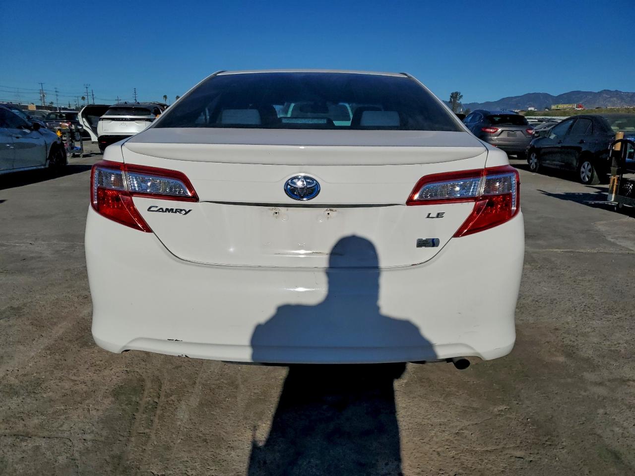 2013 TOYOTA CAMRY HYBRID photo 6