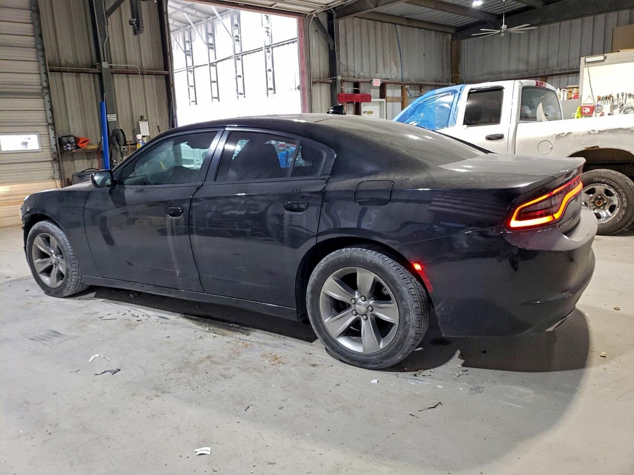 2016 DODGE CHARGER SXT photo 2