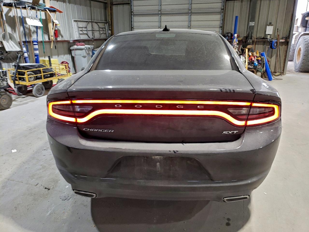 2016 DODGE CHARGER SXT photo 6