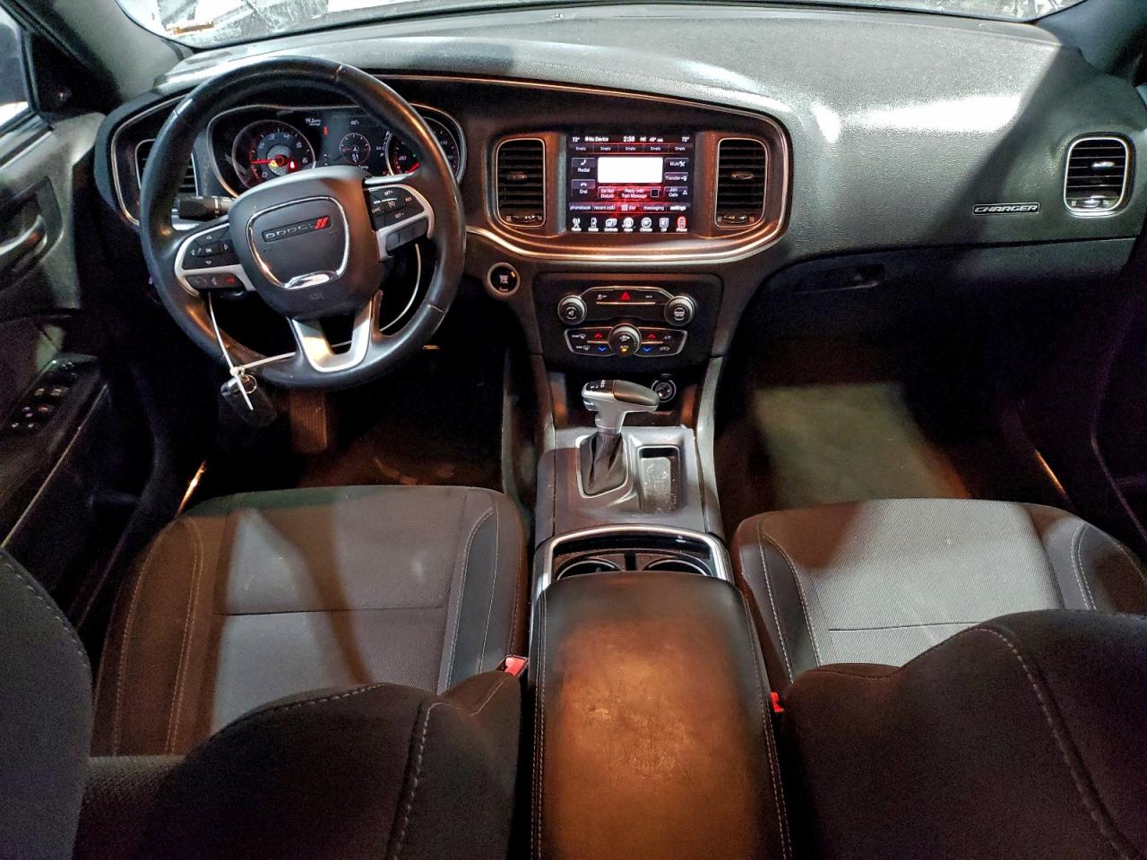 2016 DODGE CHARGER SXT photo 8