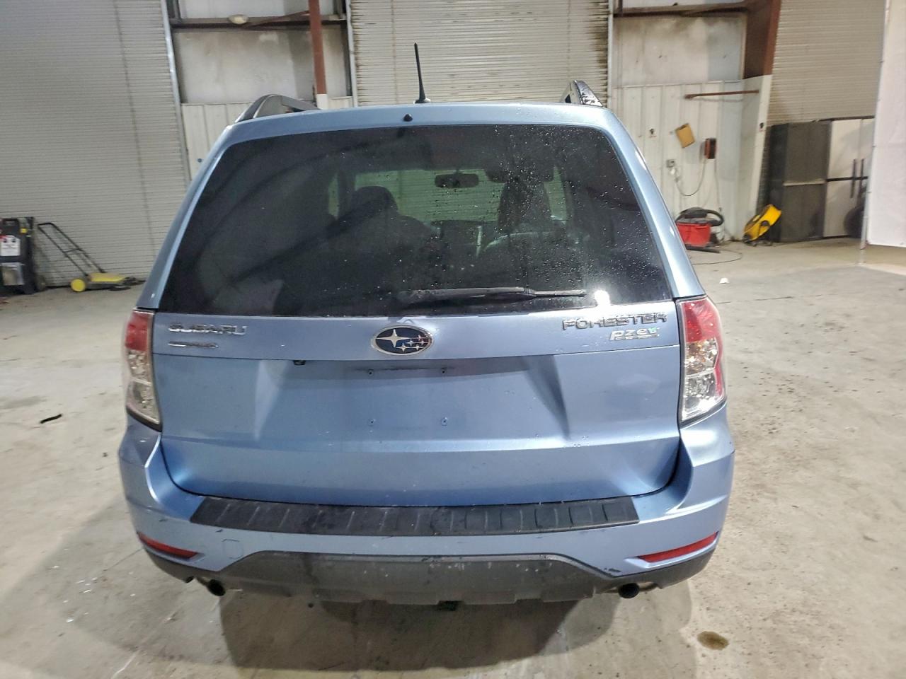 2011 SUBARU FORESTER LIMITED photo 11