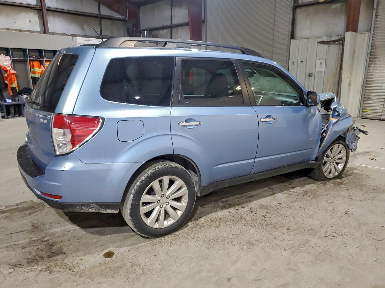 2011 SUBARU FORESTER LIMITED photo 5
