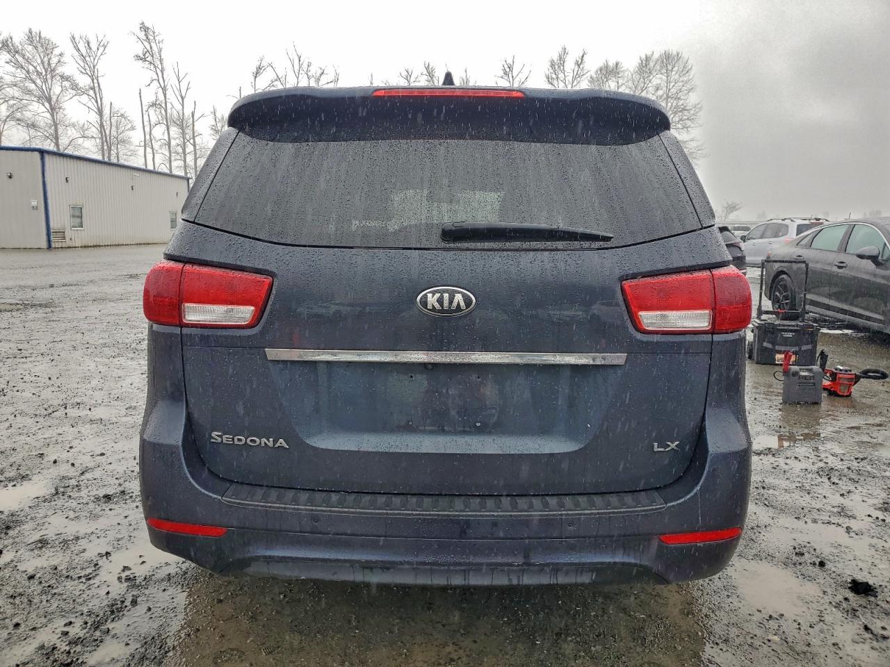 2016 KIA SEDONA LX photo 11
