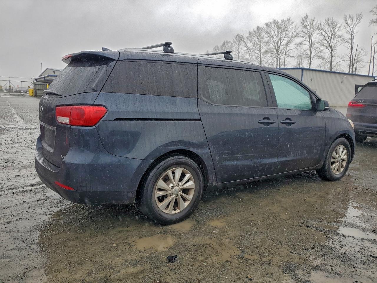 2016 KIA SEDONA LX photo 5