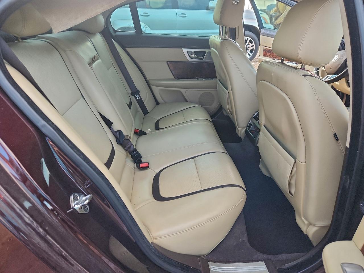 2012 JAGUAR XF PORTFOLIO photo 10