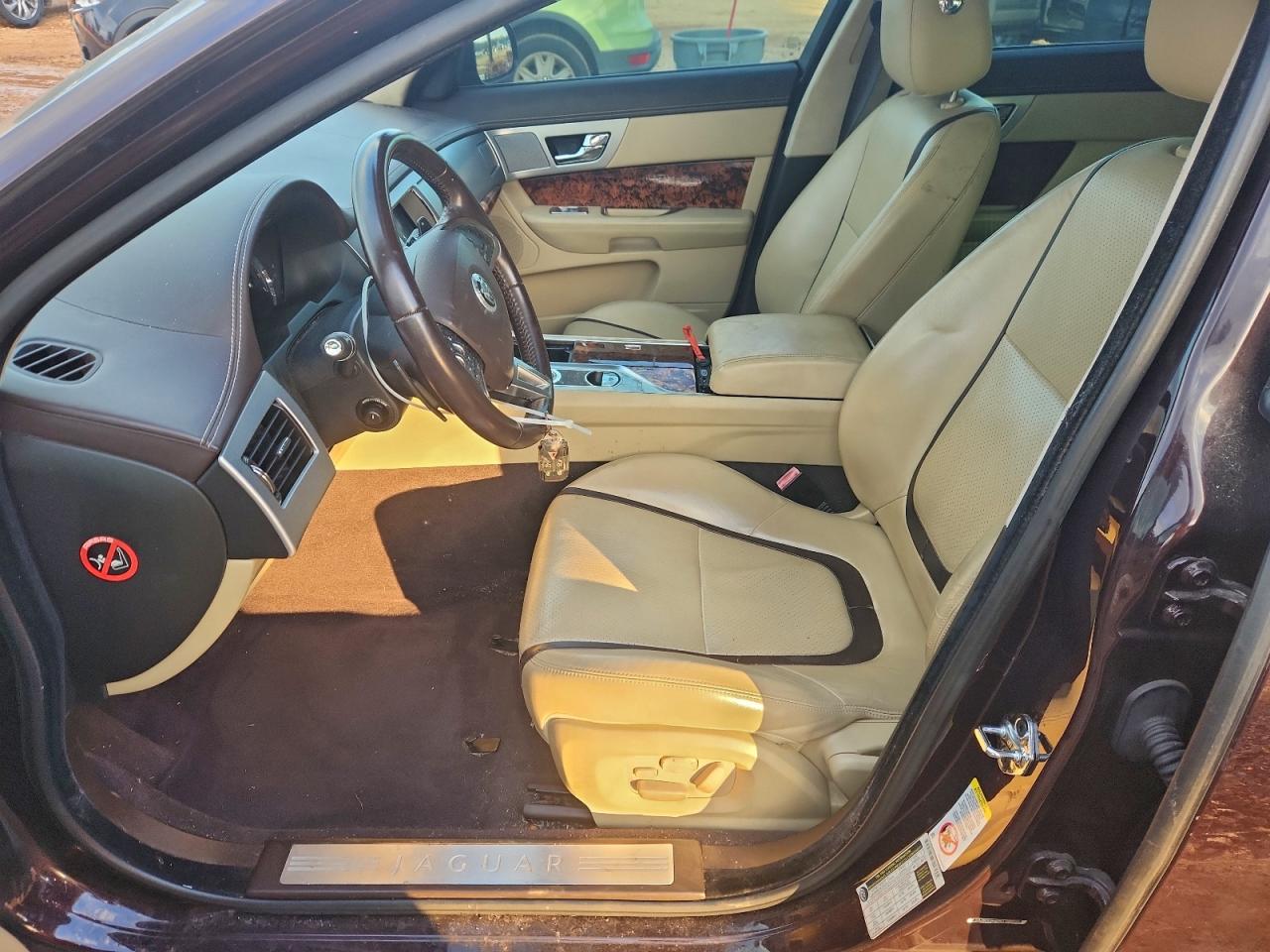 2012 JAGUAR XF PORTFOLIO photo 7